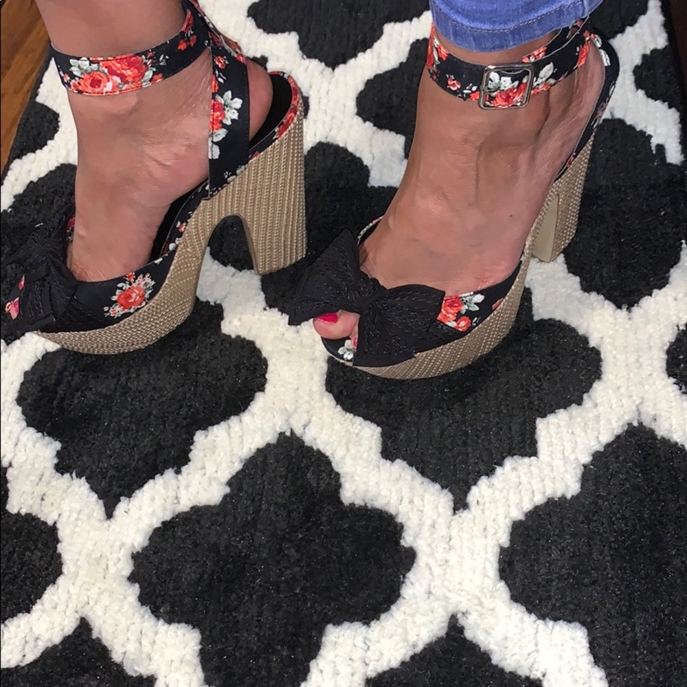 Platform shoes